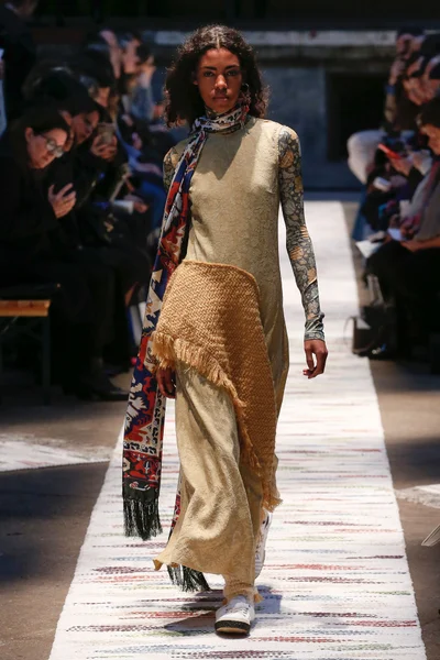 Look 17